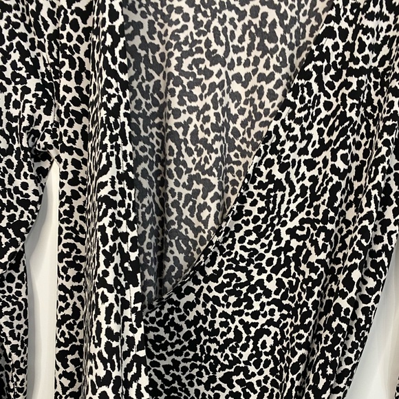 Banana Republic Factory Size Medium Long Sleeve Black White Print Wrap Dress - Picture 8 of 13